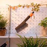 GARDENA Cleansystem Grundausstattung mit Handbürste S soft, Waschbürste grau/orange, inkl. 10 Seifenstäbchen, Reinigungsspritze, Verbinder