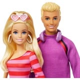 Mattel Barbie Fashionistas Set mit 2 Puppen und 6 Accessoires mit Rollschuhen
