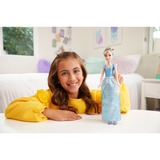 Mattel Disney Prinzessin Cinderella-Modepuppe mit Accessoires, Spielfigur 