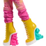 Mattel Monster High Wednesday Sammelpuppe - Enid Sinclair in pink mit Accessoires 