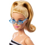 Mattel Barbie Fashionistas-Puppe mit schwarz-weißem Oberteil und pinkem Rock 