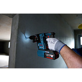 Bosch Combo Kit Akku-Bohrschrauber 18 Volt 65 + Bohrhammer 18 Volt 26 mit 2 Akkus 5 Ah und Ladegerät, Sets Kit