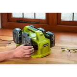 Ryobi 18 V ONE+ Ladestation RC18640, für bis zu 6 Akkus grün/grau, Ladestrom 4,0A