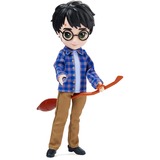 Spin Master Wizarding World Harry Potter - Geschenkset mit Harry Potter-Puppe, Spielfigur ca. 20,3 cm groß, inkl. Besen, Tarnumhang und weiterem Zubehör