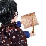 Spin Master Wizarding World Harry Potter - Geschenkset mit Harry Potter-Puppe, Spielfigur ca. 20,3 cm groß, inkl. Besen, Tarnumhang und weiterem Zubehör