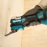 Makita Akku-Multifunktions-Werkzeug DTM52ZJX2, 18Volt + 33-teiliges Zubehör blau/schwarz, ohne Akku und Ladegerät