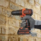 BLACK+DECKER Akku-Schlagbohrschrauber BDCHD18S1KA, 18Volt schwarz/orange, Li-Ionen Akku 1,5Ah, inkl. 104-teiliges Zubehör-Set