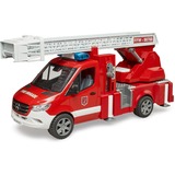 bruder MB Sprinter Feuerwehr mit Light & Sound Modul, Modellfahrzeug rot/weiß, Drehleiter, Pumpe
